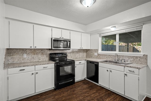 209 E Utah Street, Sherman, TX 75090