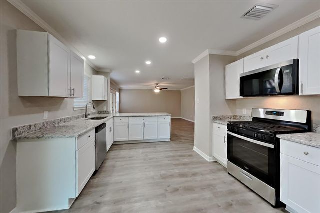 22626 August Leaf Drive, Tomball, TX 77375