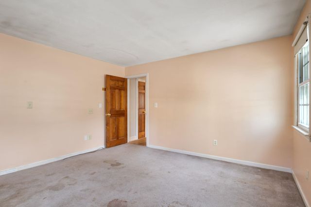 12 Nola Avenue, Rochester, NH 03867