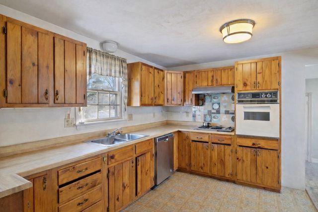 12 Nola Avenue, Rochester, NH 03867