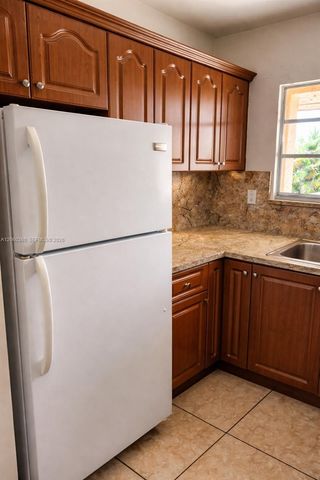 6850 W 14th Ct A15, Hialeah, FL 33014