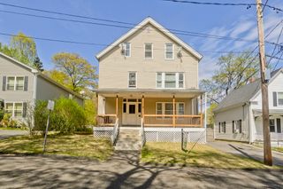 4 Columbia St, Holyoke, MA 01040