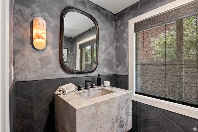 2607 E NOTTINGHAM WAY, Salt Lake City, UT 84108