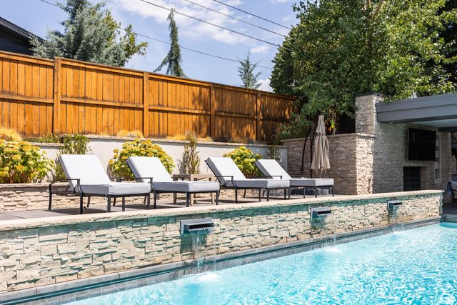2607 E NOTTINGHAM WAY, Salt Lake City, UT 84108
