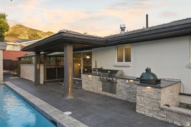 2607 E NOTTINGHAM WAY, Salt Lake City, UT 84108