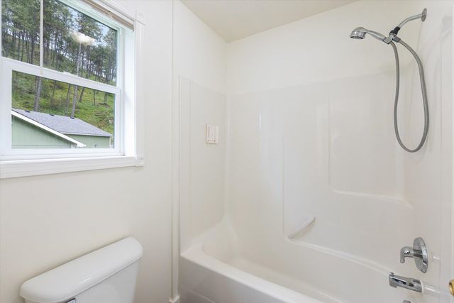 5983 Blackstone Way, Nine Mile Falls, WA 99026
