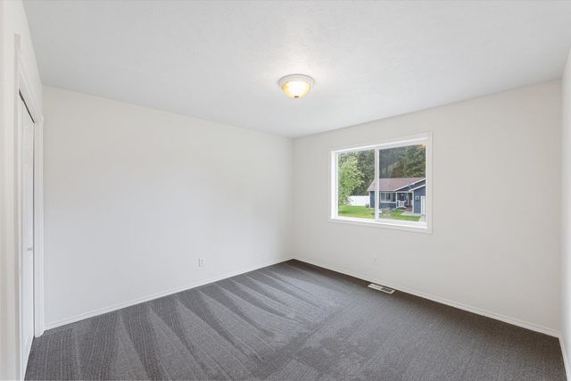 5983 Blackstone Way, Nine Mile Falls, WA 99026