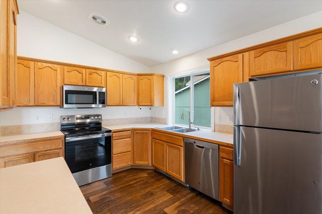 5983 Blackstone Way, Nine Mile Falls, WA 99026