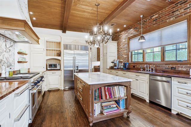 4327 Irving Avenue, Dallas, TX 75219