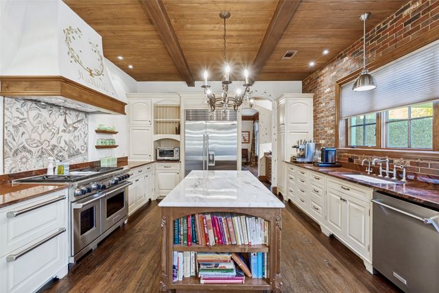 4327 Irving Avenue, Dallas, TX 75219