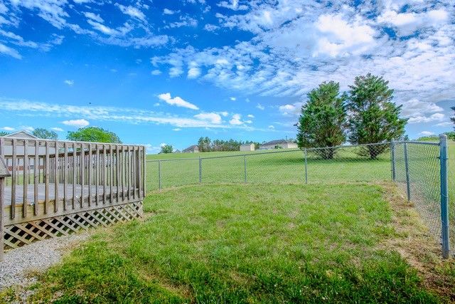 4272 Jl Head Rd, Cedar Hill, TN 37032