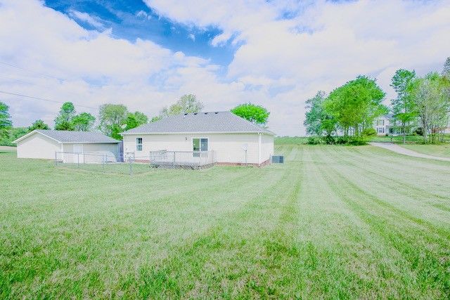 4272 Jl Head Rd, Cedar Hill, TN 37032