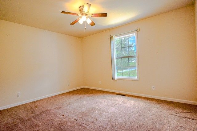 4272 Jl Head Rd, Cedar Hill, TN 37032