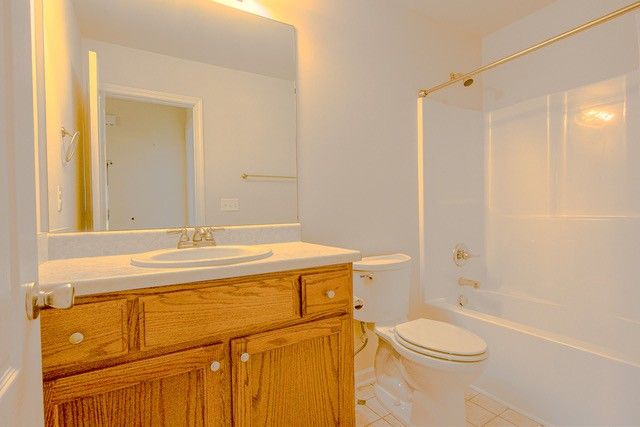 4272 Jl Head Rd, Cedar Hill, TN 37032