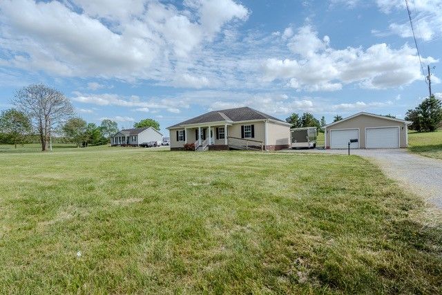 4272 Jl Head Rd, Cedar Hill, TN 37032