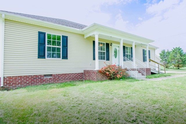 4272 Jl Head Rd, Cedar Hill, TN 37032