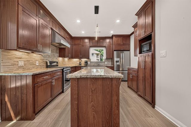 619 Flaghoist Lane, Houston, TX 77079