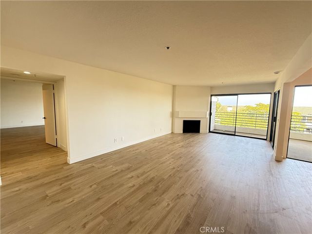 260 Cagney Lane 209, Newport Beach, CA 92663