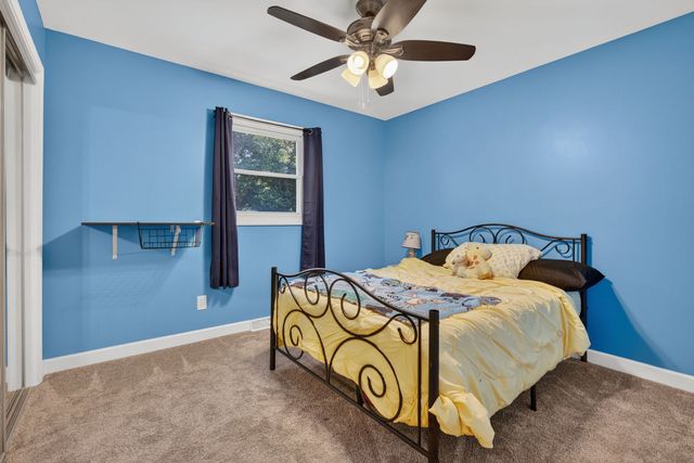 24334 S Valley Drive, Channahon, IL 60410