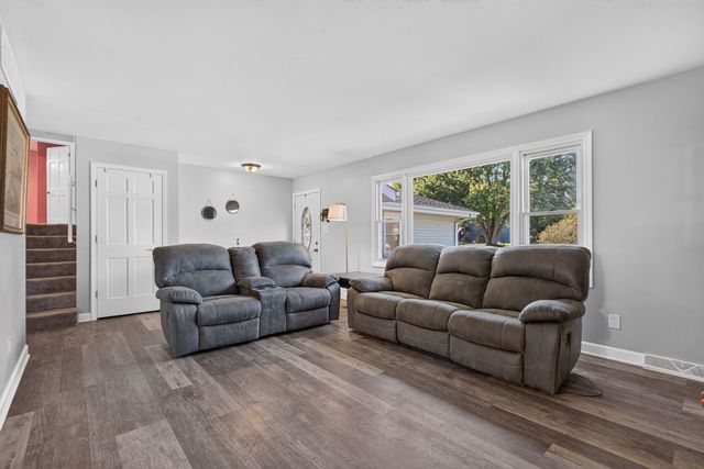 24334 S Valley Drive, Channahon, IL 60410