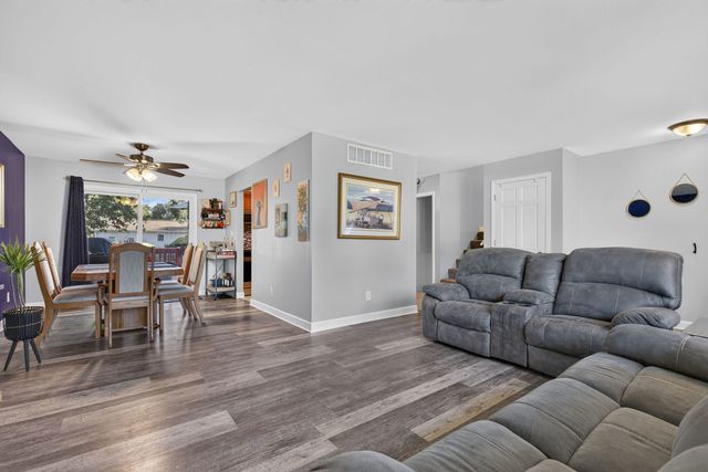 24334 S Valley Drive, Channahon, IL 60410