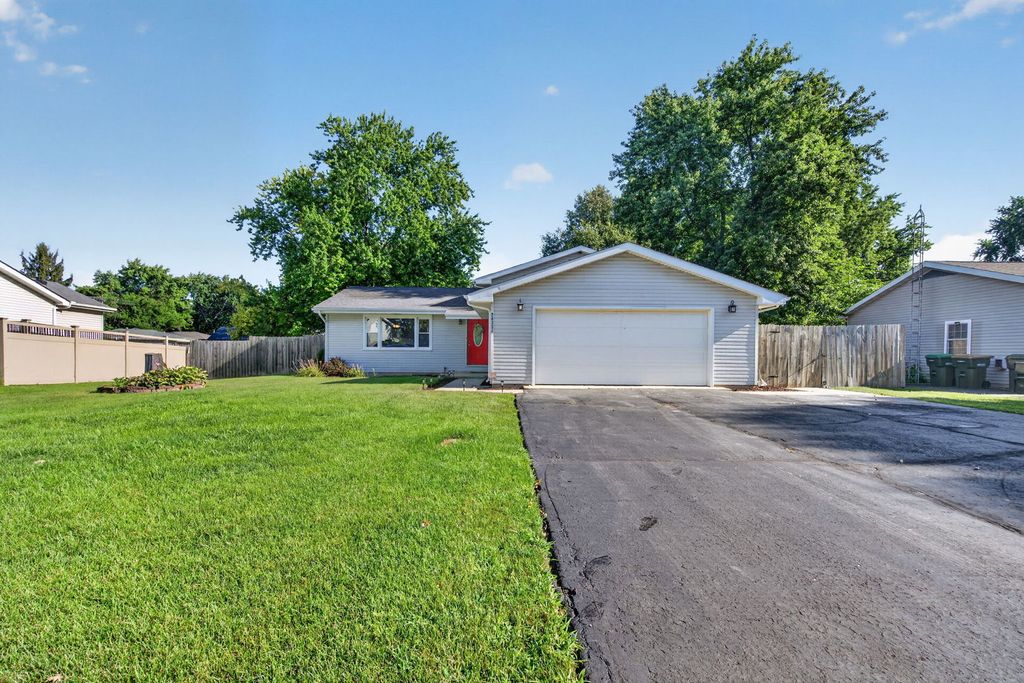 24334 S Valley Drive, Channahon, IL 60410