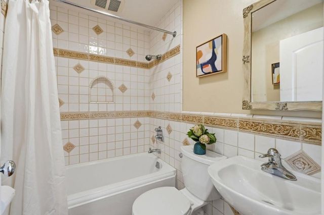 404 Shamrock Drive, Campbell, CA 95008