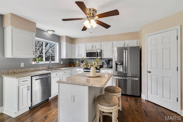 961 Weatherstone Drive, St Charles, MO 63304