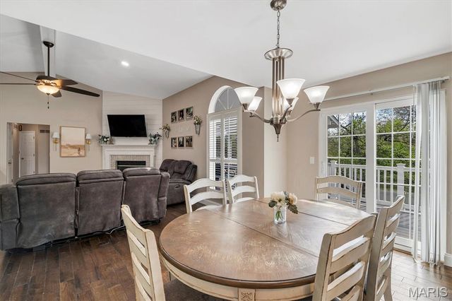 961 Weatherstone Drive, St Charles, MO 63304