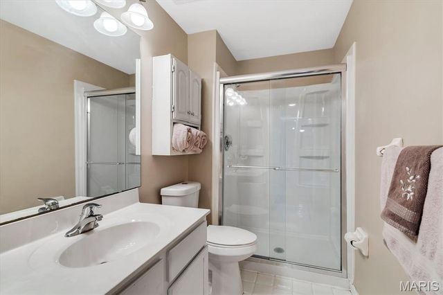 961 Weatherstone Drive, St Charles, MO 63304