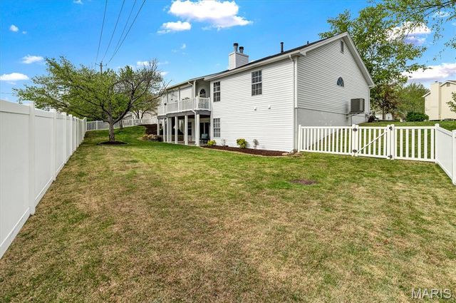 961 Weatherstone Drive, St Charles, MO 63304