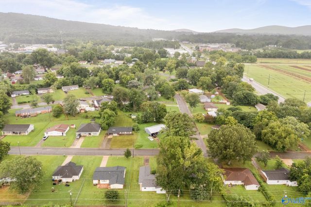 111 Whitney Avenue NE, Huntsville, AL 35811