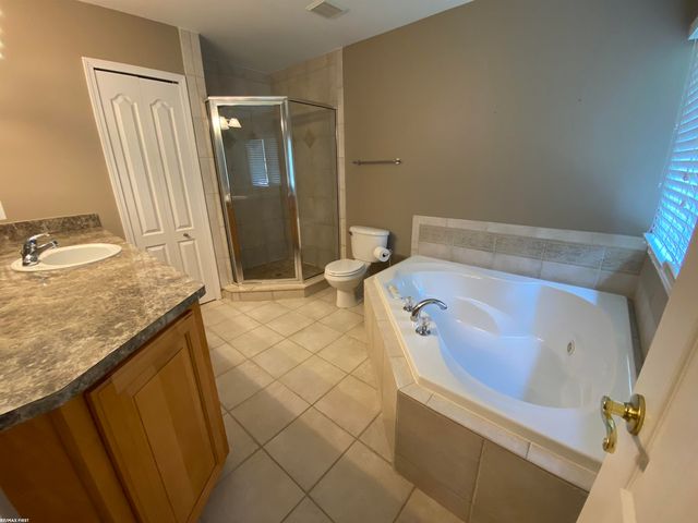 21597 Pinnacle Court, Macomb Twp, MI 48042