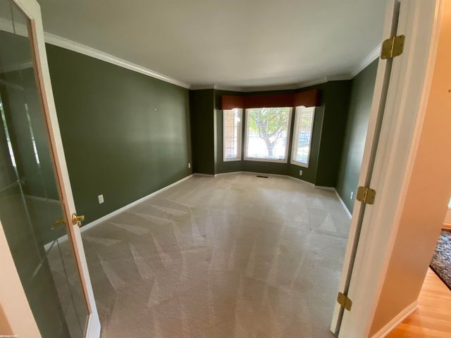 21597 Pinnacle Court, Macomb Twp, MI 48042