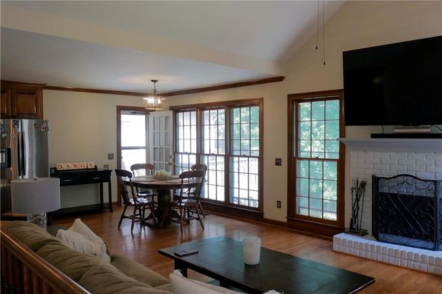 1105 Secret Cove Drive, Sugar Hill, GA 30518