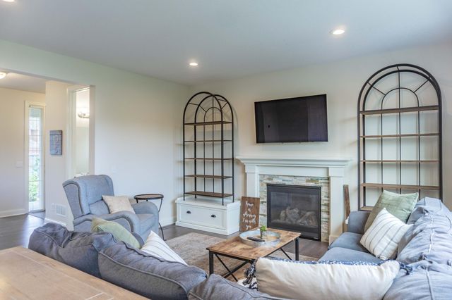 1206 Crosswinds Way, Waconia, MN 55387