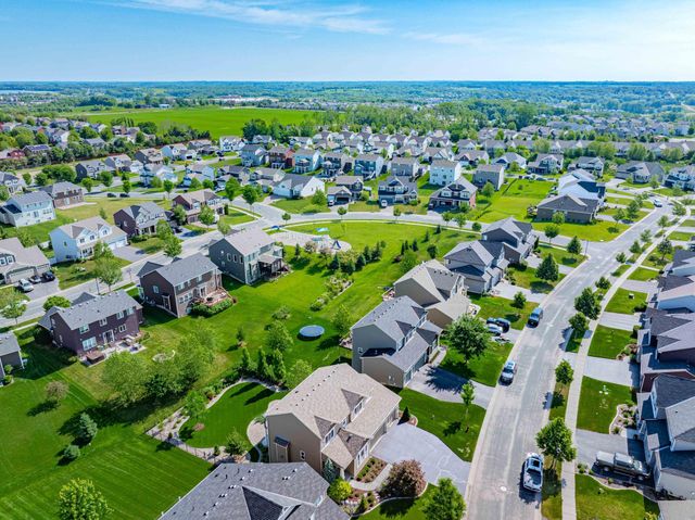 1206 Crosswinds Way, Waconia, MN 55387