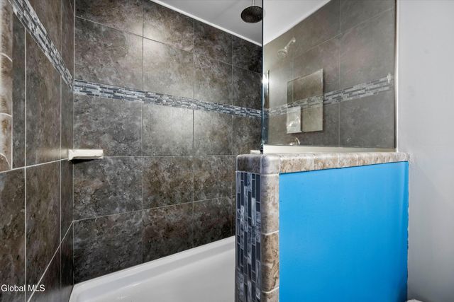 121 Friendship Drive, Broadalbin, NY 12025