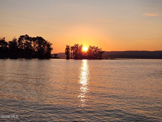 121 Friendship Drive, Broadalbin, NY 12025