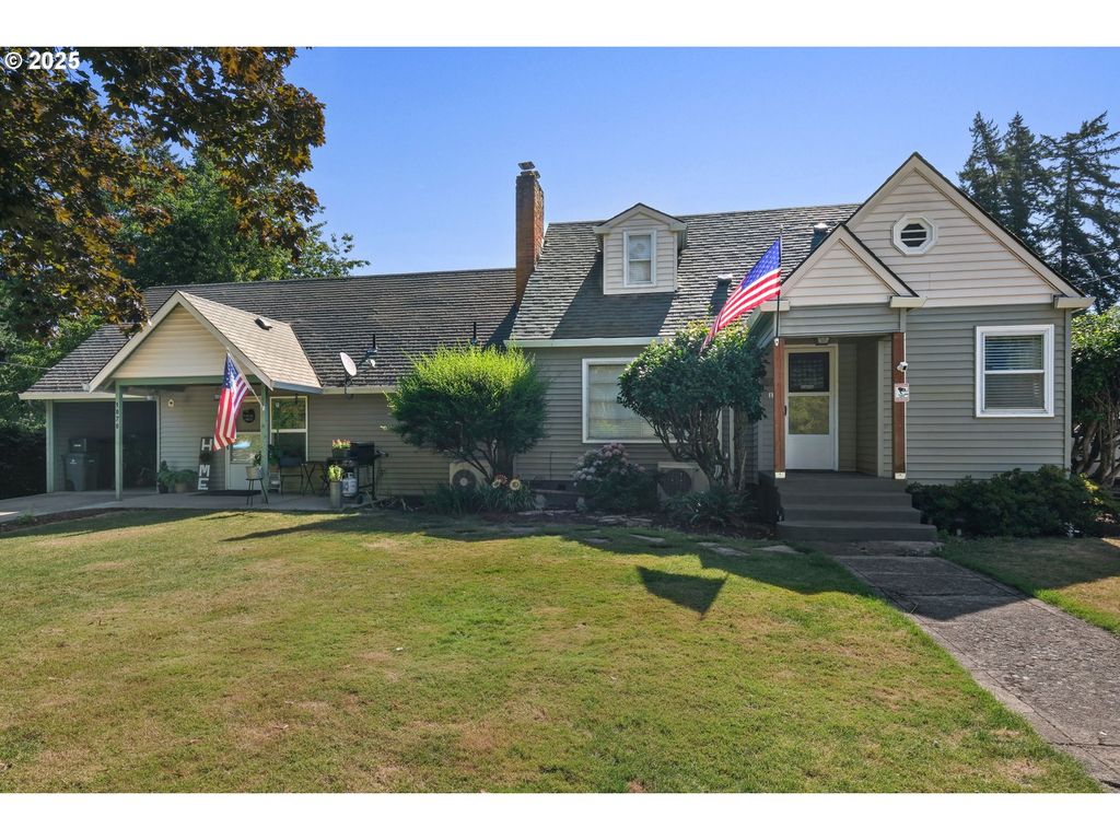 1068 9TH St, Washougal, WA 98671