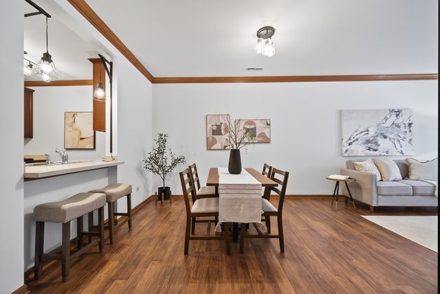 10 Ford Street 103, Geneva, IL 60134