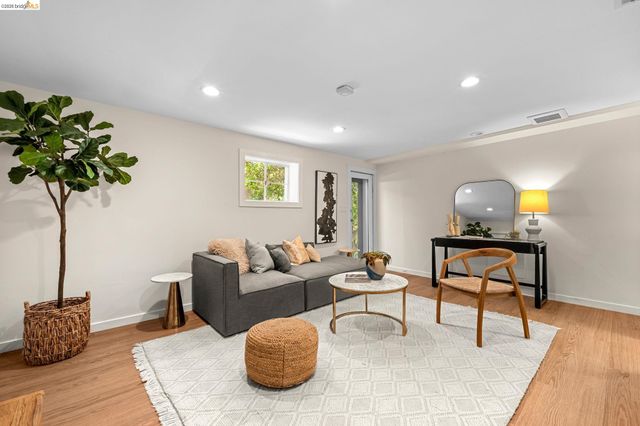 765 San Diego Rd, Berkeley, CA 94707