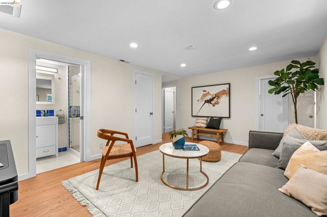 765 San Diego Rd, Berkeley, CA 94707