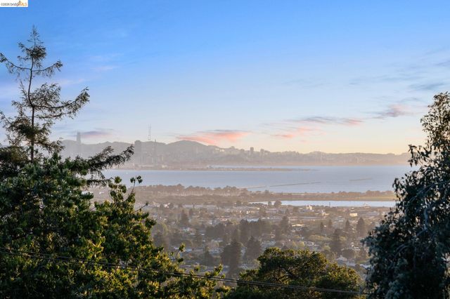 765 San Diego Rd, Berkeley, CA 94707