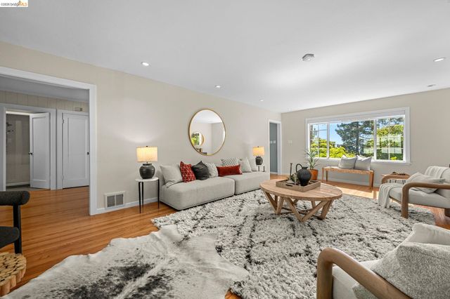 765 San Diego Rd, Berkeley, CA 94707