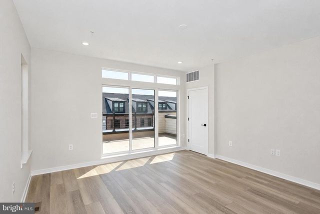 42126 HAZEL GROVE TER, Brambleton, VA 20148
