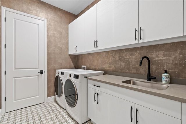 6353 ISLA DEL RAY AVENUE, Sarasota, FL 34240