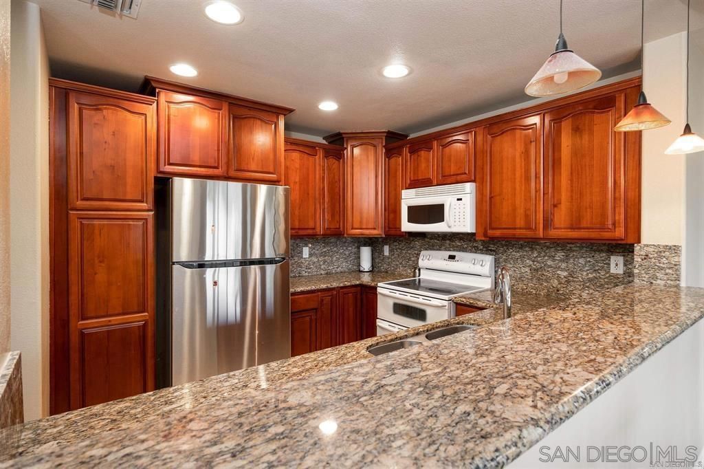 12122 Royal Birkdale 205, San Diego, CA 92128 — photo 3