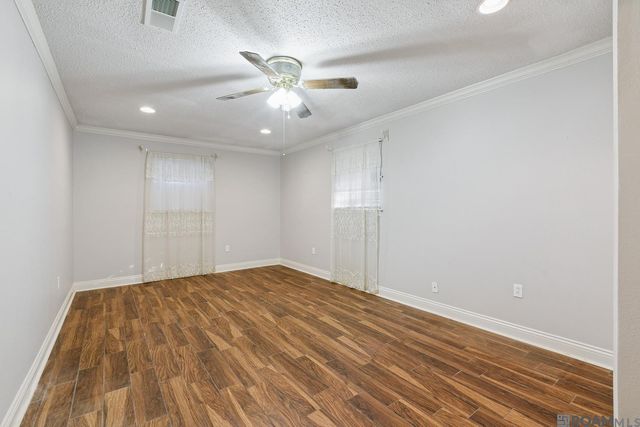 19533 Plank Rd, Zachary, LA 70791