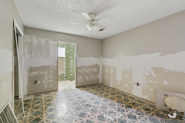 19533 Plank Rd, Zachary, LA 70791